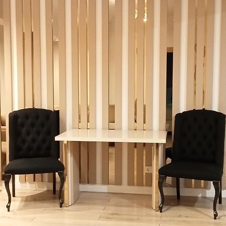Elegant Suite - Titan Park Bukarest Eksteriør billede
