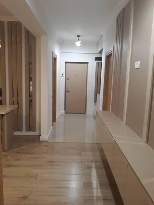 Elegant Suite - Titan Park Bukarest Eksteriør billede