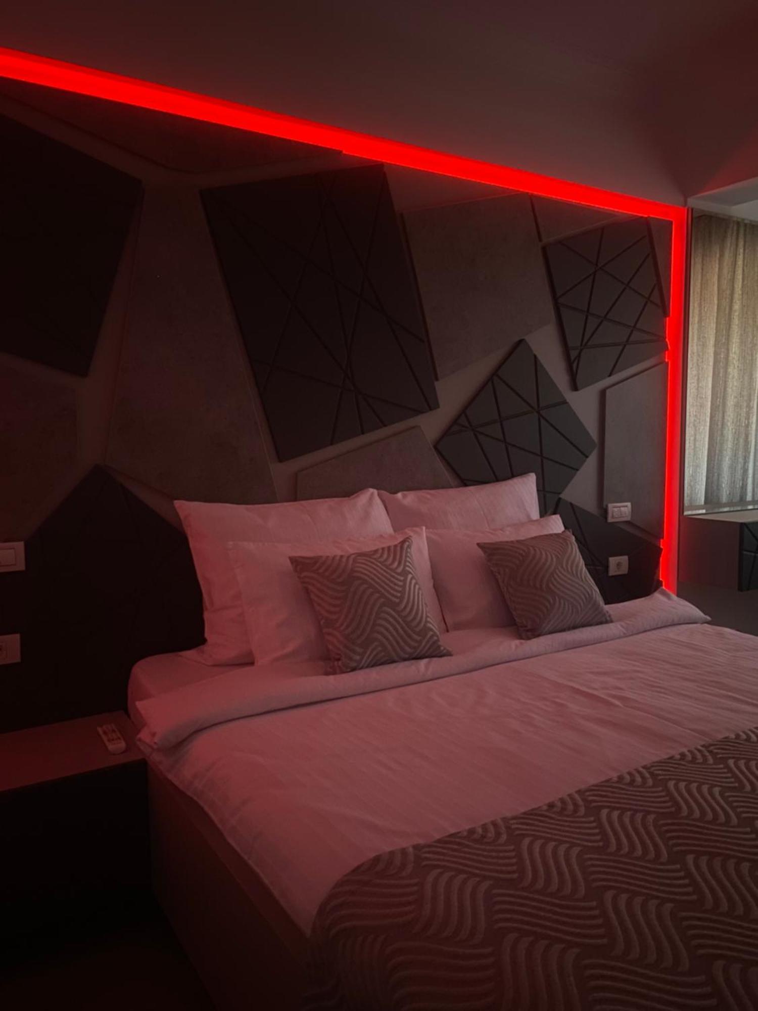 Elegant Suite - Titan Park Bukarest Eksteriør billede