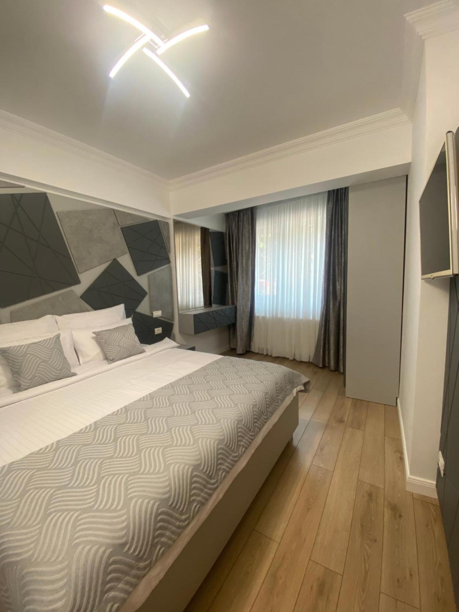 Elegant Suite - Titan Park Bukarest Eksteriør billede