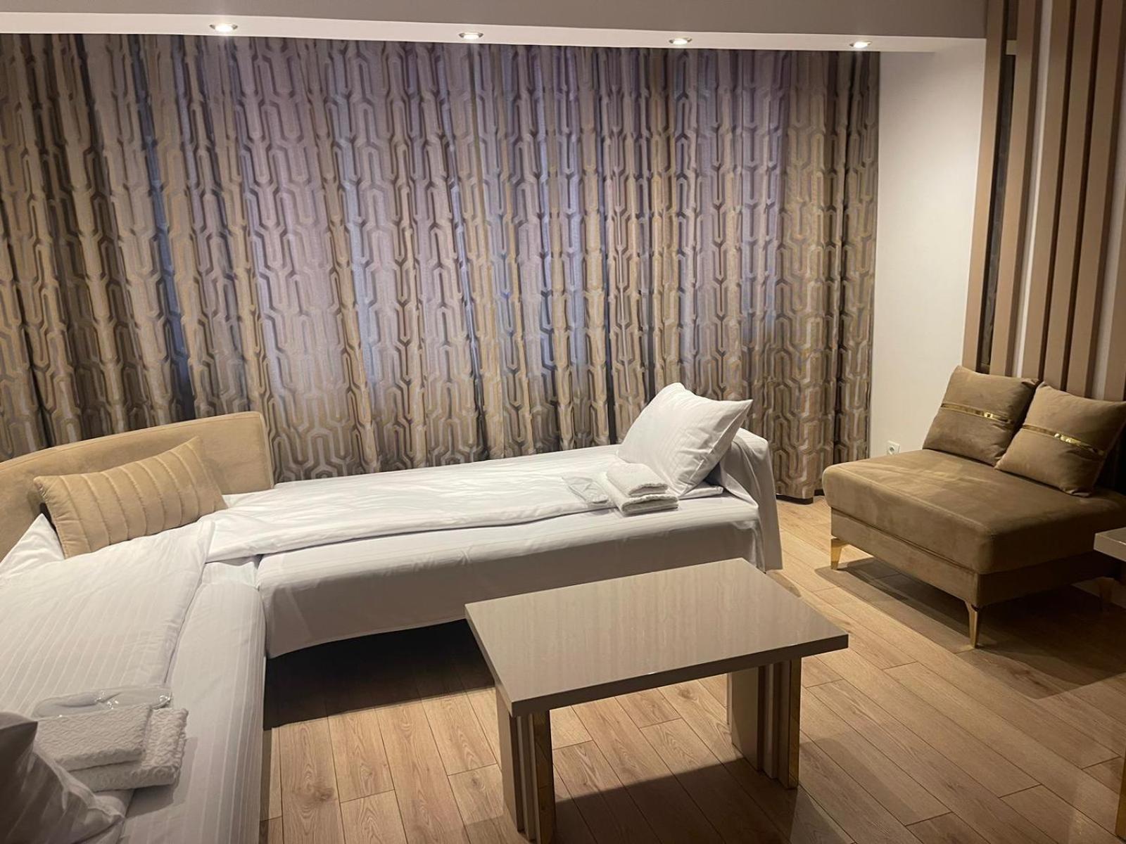 Elegant Suite - Titan Park Bukarest Eksteriør billede